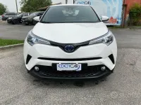 Usata Toyota C-HR Active 98 CV (72 kW) 2017 Bianco SUV
