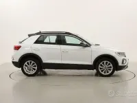 Usata VW T-Roc Life 110 CV (80 kW) 2022 Bianco SUV