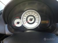 Usata Mazda 2 75 CV (55 kW) 2008 Nero Utilitaria