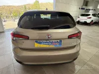 Usata Fiat Tipo Lounge 95 CV (69 kW) 2018 Oro Berlina