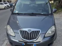 Usata Lancia Musa S 92 CV (67 kW) 2011 Grigio Monovolume