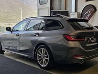 Usata BMW 318 150 CV (110 kW) 2023 Grigio Station wagon