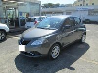 Usata Lancia Ypsilon Gold 69 CV (50 kW) 2017 Grigio scuro metallizzato Utilitaria