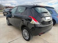 Usata Lancia Ypsilon Silver 85 CV (62 kW) 2013 Viola Utilitaria