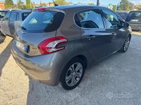 Usata Peugeot 208 Allure 82 CV (60 kW) 2013 Grigio Utilitaria