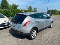 Usata Lancia Delta 120 CV (88 kW) 2010 Grigio Utilitaria