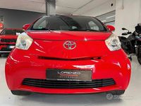 Usata Toyota iQ Sol 68 CV (50 kW) 2009 Rosso Utilitaria