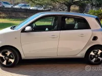 Usata Smart ForFour Electric Drive Passion 41 kW (56 CV) 2021 Bianco Utilitaria