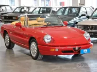 Usata Alfa Romeo Spider 107 CV (78 kW) 1992 Rosso Cabrio