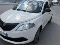 Usata Lancia Ypsilon Platinum 69 CV (50 kW) 2018 Utilitaria