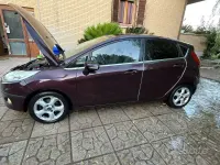 Usata Ford Fiesta 70 CV (51 kW) 2010 Marrone Berlina