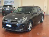 Usata Kia Rio 101 CV (74 kW) 2019 Grigio canna di fucile Berlina