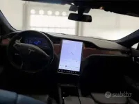 Usata Tesla Model S 158 kW (215 CV) 2020 Blu/azzurro Utilitaria