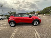 Usado Renault Captur Intens 101 CV (74 kW) 2021 Rojo SUV