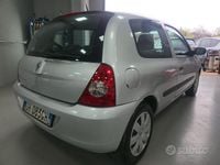Usata Renault Clio II Authentique 58 CV (42 kW) 2007 Grigio Berlina