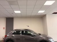 Usata VW T-Roc R-line 150 CV (110 kW) 2022 Grigio SUV