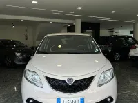 Usata Lancia Ypsilon Gold 69 CV (50 kW) 2016 Beige Utilitaria