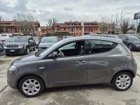Usata Lancia Ypsilon 69 CV (50 kW) 2015 Grigio scuro Utilitaria