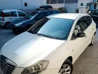 Usata Lancia Delta 120 CV (88 kW) 2014 Bianco Utilitaria