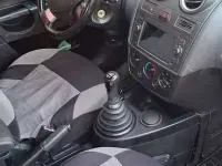 Usata Ford Fiesta Ghia 68 CV (50 kW) 2007 Blu/azzurro Utilitaria
