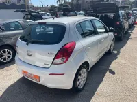 Usata Hyundai i20 75 CV (55 kW) 2012 Bianco Utilitaria