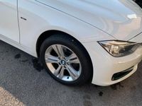 Usata BMW 318 143 CV (105 kW) 2012 Bianco Station wagon