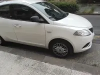 Usata Lancia Ypsilon 69 CV (50 kW) 2016 Bianco Utilitaria