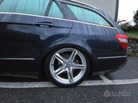 Begagnad Mercedes E350 2009 Blå Kombi