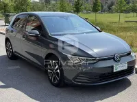 Usata VW Golf VIII Life 116 CV (85 kW) 2021 Grigio Utilitaria