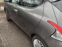 Usata Lancia Ypsilon Silver 69 CV (50 kW) 2016 Grigio Utilitaria