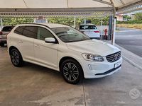 Usata Volvo XC60 R-Design 150 CV (110 kW) 2016 Bianco SUV