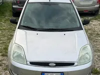 Usata Ford Fiesta Ghia 75 CV (55 kW) 2003 Grigio Utilitaria
