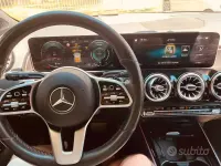 Usata Mercedes GLB200 150 CV (110 kW) 2020 Marrone SUV