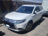 usata Mitsubishi Outlander 2.2 instyle plus sda diamond 7 posti