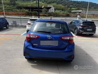 Usata Toyota Yaris 90 CV (66 kW) 2017 Blu Berlina