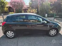 Usata Opel Corsa 95 CV (69 kW) 2010 Nero Utilitaria