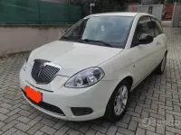 Usata Lancia Ypsilon 75 CV (55 kW) 2011 Bianco Utilitaria