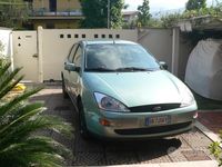 Usata Ford Focus Ghia 101 CV (74 kW) 1999 Verde Berlina