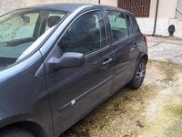 Usata Renault Clio II 75 CV (55 kW) 2007 Grigio Berlina