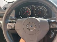 Usata Opel Astra GTC 110 CV (80 kW) 2010 Nero