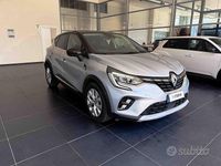 Usata Renault Captur Intens 160 CV (117 kW) 2021 Grigio SUV
