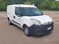 Usata Opel Combo 105 CV (77 kW) 2012 Bianco Monovolume