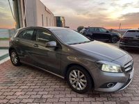 Usata Mercedes A180 109 CV (80 kW) 2015 Grigio grafite Berlina