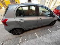 Usata Toyota Yaris 90 CV (66 kW) 2006 Grigio Utilitaria