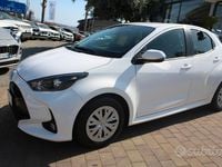 Usata Toyota Yaris Trend 72 CV (52 kW) 2023 Bianco Utilitaria