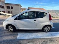 Usata Peugeot 107 68 CV (50 kW) 2014 Bianco Utilitaria