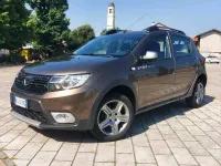 Usata Dacia Sandero Prestige 90 CV (66 kW) 2017 Marrone Berlina