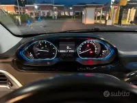 Usata Peugeot 2008 120 CV (88 kW) 2015 Grigio SUV