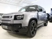 Usata Land Rover Defender SE Dynamic 200 CV (147 kW) 2023 Grigio SUV