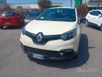 Usata Renault Captur Intens 90 CV (66 kW) 2015 Bianco SUV